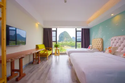 桂林桃笛酒店(蘆笛巖景區店) 鄰近蘆笛岩的酒店