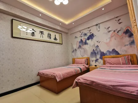 No. 6 Shop, East Wing Room, Building 14, B2 District, Lintunan County Отели в г. Ичунь