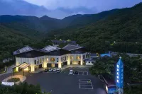 โรงแรมฮ่วนเต้า บีช โรงแรมใกล้หุบเขาผีเสื้อ