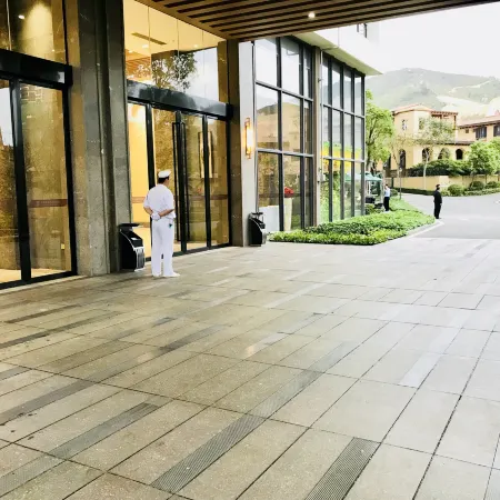 Hazens East Resort Hotel