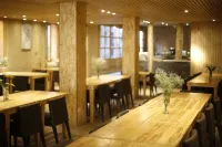Liping Dong Art Theme Hotel