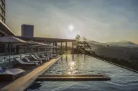 Swiss-Belresort Dago Heritage - Pools