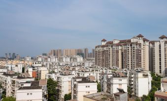 Borrman Hotel (Yulin High-Speed Railway Station Nanxing Square)