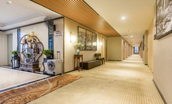 Q Hotel