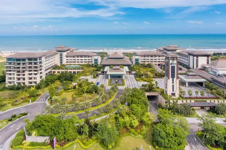 Crowne Plaza Hailing Island Отели рядом с достопримечательностью «Hai Ling Island»