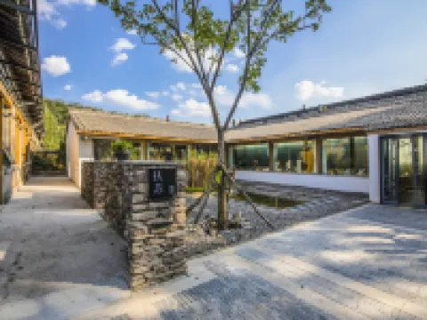 Poetic Cottages Hoteles en Anze