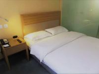 云南千诺酒店 - 普通大床房