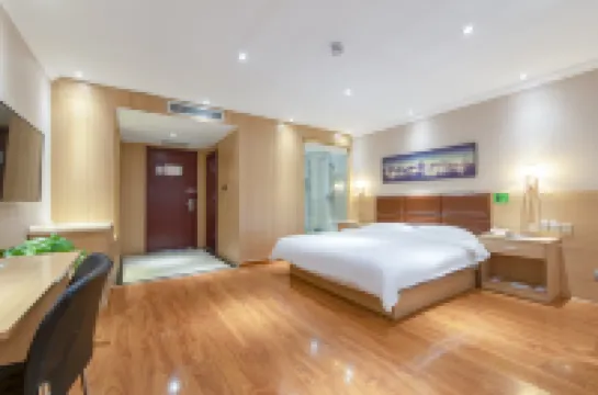 Super 8 Hotel (Weifang Lutai Convention & Exhibition Center Gudejin)