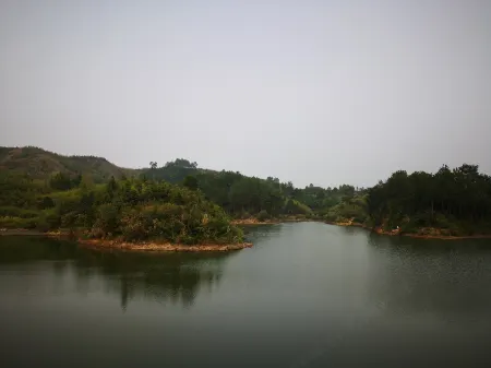 Yueyang County Zhang Guying Homestay Отели рядом с достопримечательностью «Zhang Guying Village»