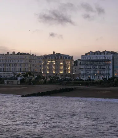 The Chatsworth Hotel Отели рядом с достопримечательностью «Нешнел Траст - Берлинг Гэп энд Севен Систерс»