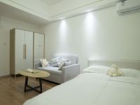 青岛优途美寓公寓 - 舒适市景大床房