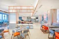 Harris Hotel & Conventions Bundaran Satelit Surabaya