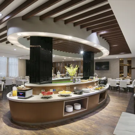 Jiaozuo Century Star Hotel (Jianshe Road Jiaozuo Station) Отели в г. Цзяочжуо