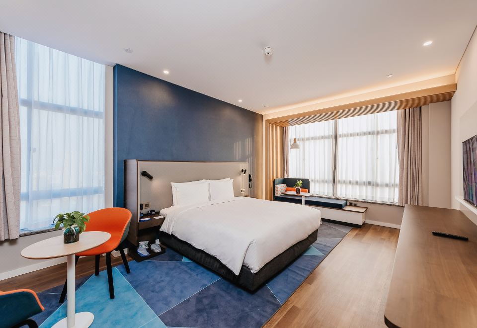 Holiday Inn Express TAIZHOU CMC by IHGHotel Overview