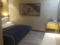 无极如港酒店 - 特惠大床房(无窗)