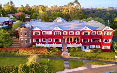Mountain Heritage Hotel Hotels near Bridal Veil Falls Track