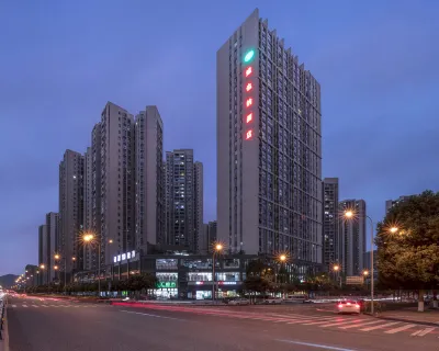 Vienna Hotel (Chongqing University Town) Hotel dekat Chongqing College of Electronic Engineering Boyuan Hall