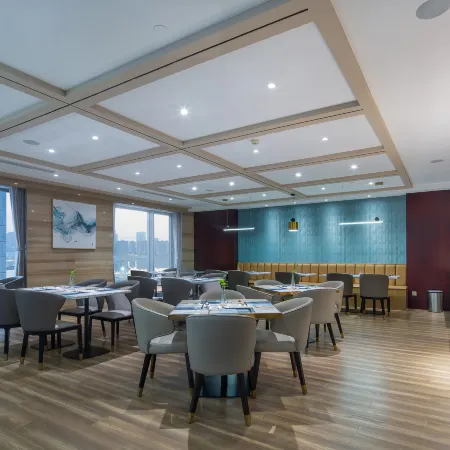 Shama Heda Serviced Apartments Отели рядом с достопримечательностью «Река Фучуньцзян»