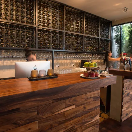 Almond Hotel Bassac River Отели рядом с достопримечательностью «Торговый центр Aeon»