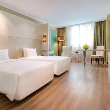 Windsor Plaza Hotel
