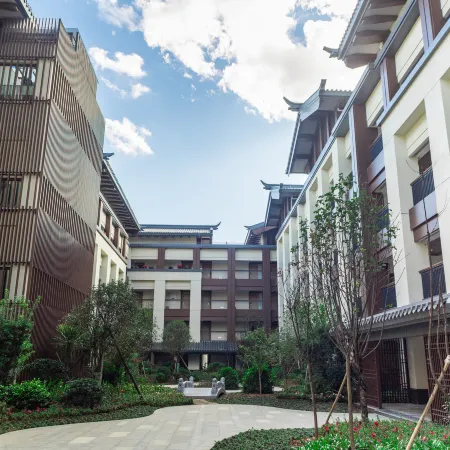 Qing Hua Hai Guan Fang Garden Hotel
