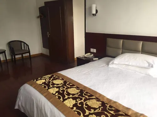 Three Gate 9 1 Hotel - Homestays
