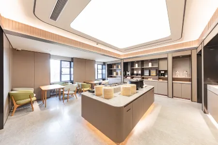 JI Hotel (Shanghai University Tacheng Road) Отели рядом с достопримечательностью «Shanghai Open University Jiading Branch»