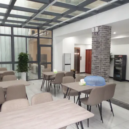 Shangpin Business Hotel