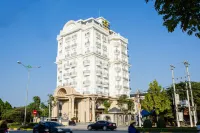 Manh Quan Luxury Hotel Hotels in Tích Sơn