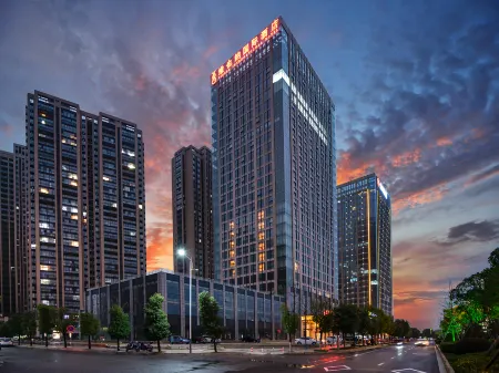 Vienna International Hotel (Jiujiang Municipal Government Bali Lake) Отели рядом с достопримечательностью «Jiangxi Vocational College of Finance and Economics Balihu Campus»