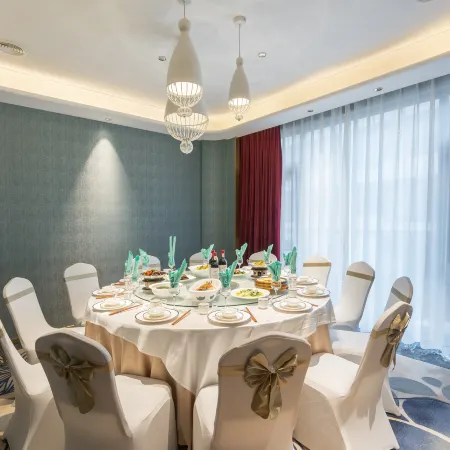 Xichen  Holiday Hotel