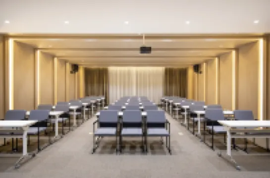 青島五四廣場第三海水浴場亞朵S酒店