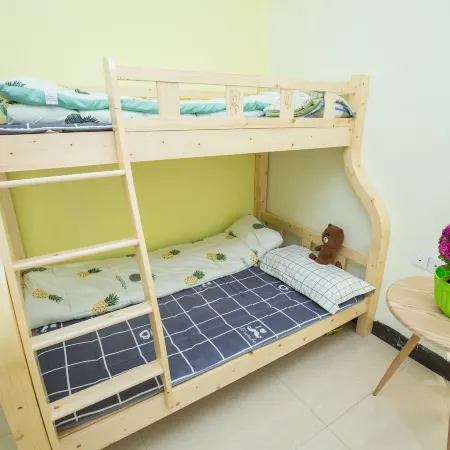 Nanning Yiran Huashe Hostel