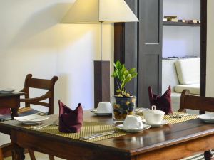 56 by Deco - Galle Fort