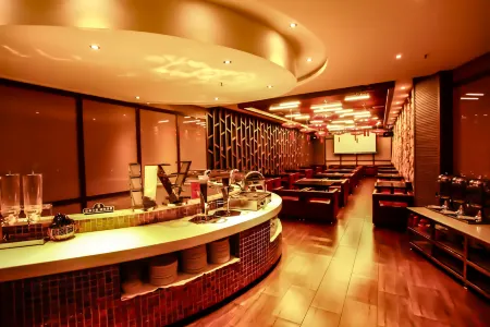 Regal Hotel (Jiamusi Railway Station Department Store)