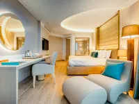 Cape Dara Resort Hotels near Naklua Beach