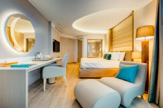 Cape Dara Resort Отели рядом с достопримечательностью «Береговая дорога»