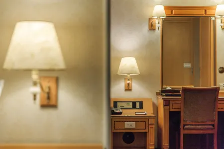 Cosmos Hotel Taipei Отели рядом с достопримечательностью «Shih Chien University»