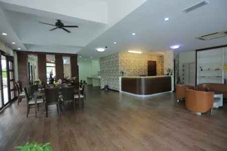 Jam Hotel Kota Warisan Sepang @ Erl Salak Tinggi, KLIA 1-2 & F1 Отели в г. Денгкил