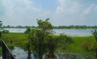 Sigiriya Wewa Addara Hotel - Hotel by the Lake