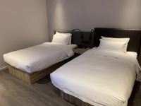 汉庭优佳酒店(长春新天地购物公园店) - 双床房A(无窗)
