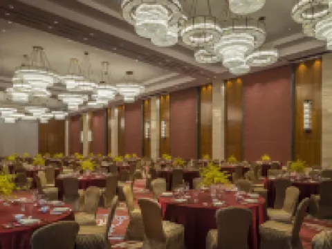 HUALUXE Hotels and Resorts YANGJIANG CITY CENTER Hotels in Yangjiang