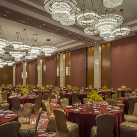 HUALUXE Hotels and Resorts YANGJIANG CITY CENTER