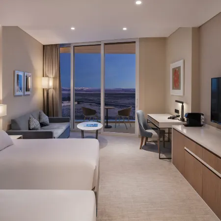 JA Lake View Hotel, Dubai Отели рядом с достопримечательностью «Джебель-Али»