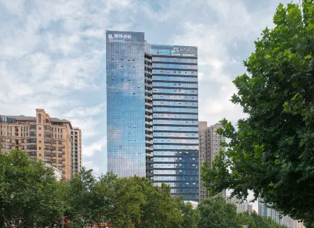 Bailang Hotel (Xi'an High-tech Store) Отели рядом с достопримечательностью «Xi'an Institute Service & Software Science Technology»