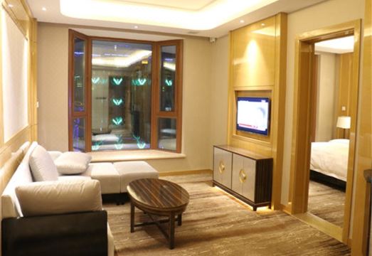 2. 이진 호텔 하얼..