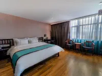 Yunpeng Sunshine Holiday Hotel