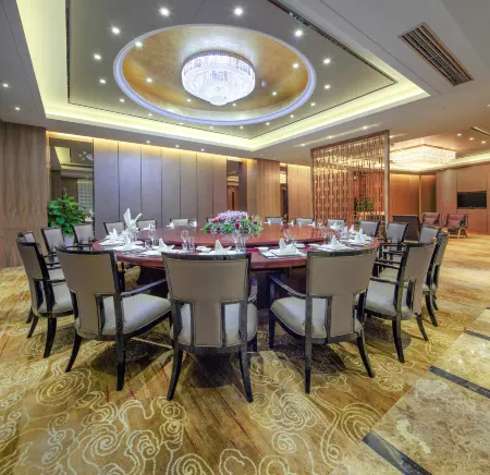 Pullman Anshan Time Square Отели рядом с достопримечательностью «School of Higher Vocational Technology， Anshan Normal University»