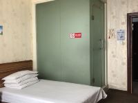 乌鲁木齐蓝天宾馆 - 标准双床房(无空调)