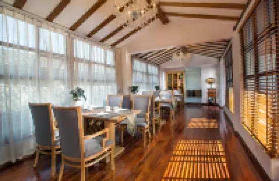 Tengchong Huajian Boutique Stay 360-Degree Skyview Wenquan Chinese Inn